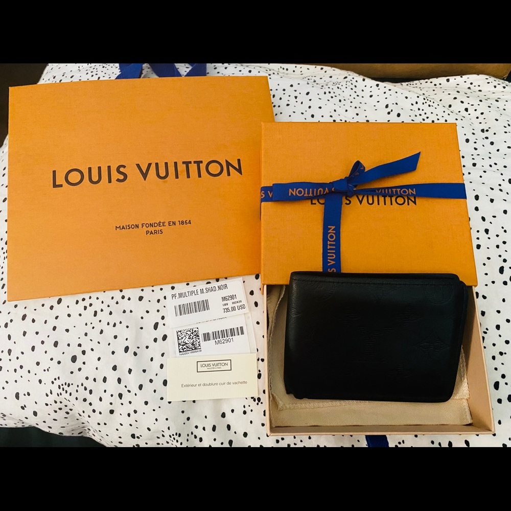 ❌❌SOLD❌❌Louis Vuitton Men’s Monogram Shadow Wallet